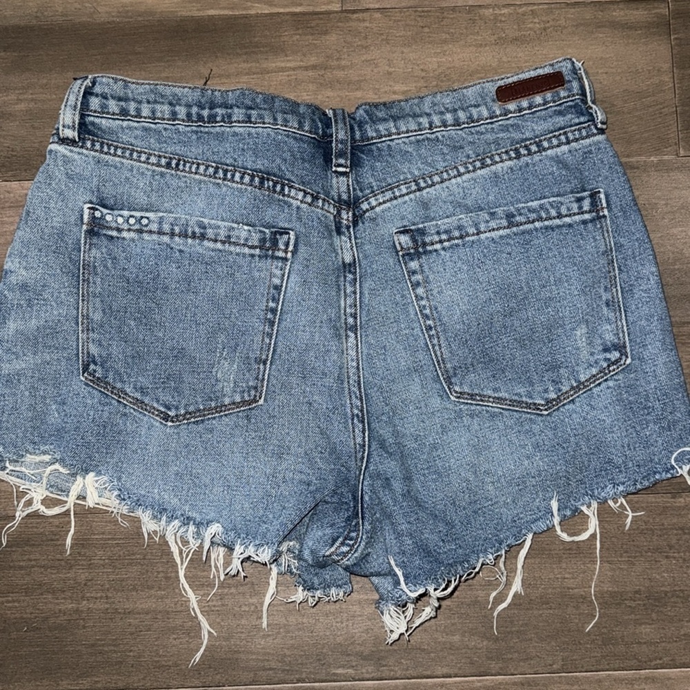 Blank NYC The Barrow Vintage High Rise Distressed Denim Shorts - Picture 3 of 5